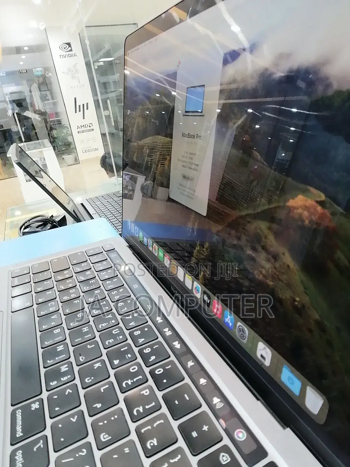 New Laptop Apple MacBook Pro M1 8GB Apple M1 SSD 256GB