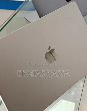 Photo - New Laptop Apple MacBook Pro 2022 M2 8GB Apple M2 SSD 256GB