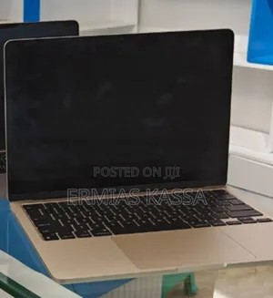 New Laptop Apple MacBook Pro 2022 M2 8GB Apple M2 SSD 256GB