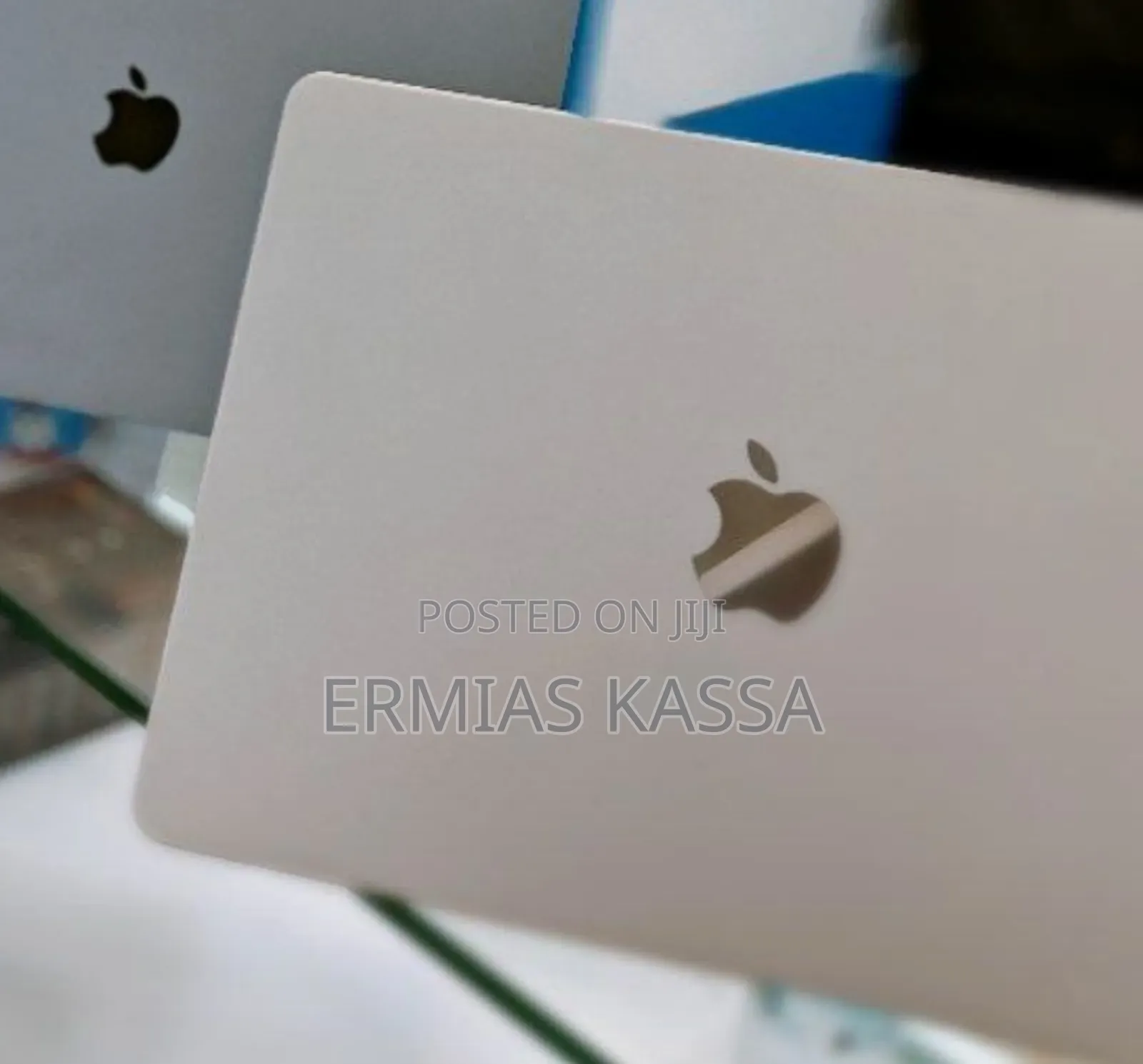 New Laptop Apple MacBook Pro 2022 M2 8GB Apple M2 SSD 256GB