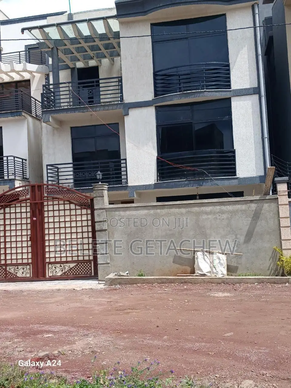 7bdrm House in Ayat Diaspora G+2,, Bole for sale