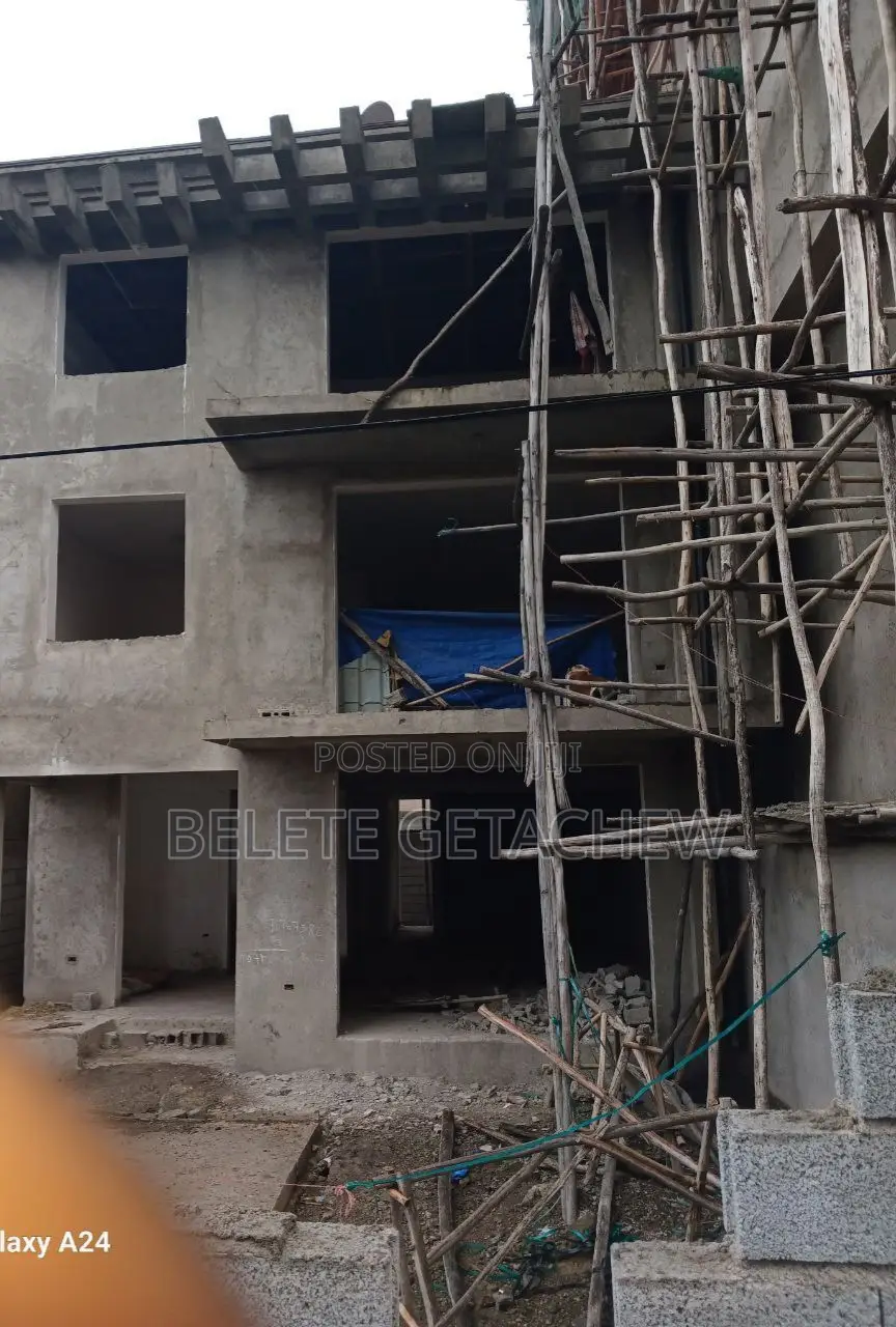 7bdrm House in Ayat, G+2, Bole for sale