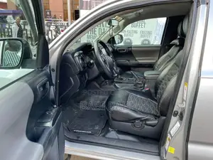 Toyota Tacoma 2017 Silver