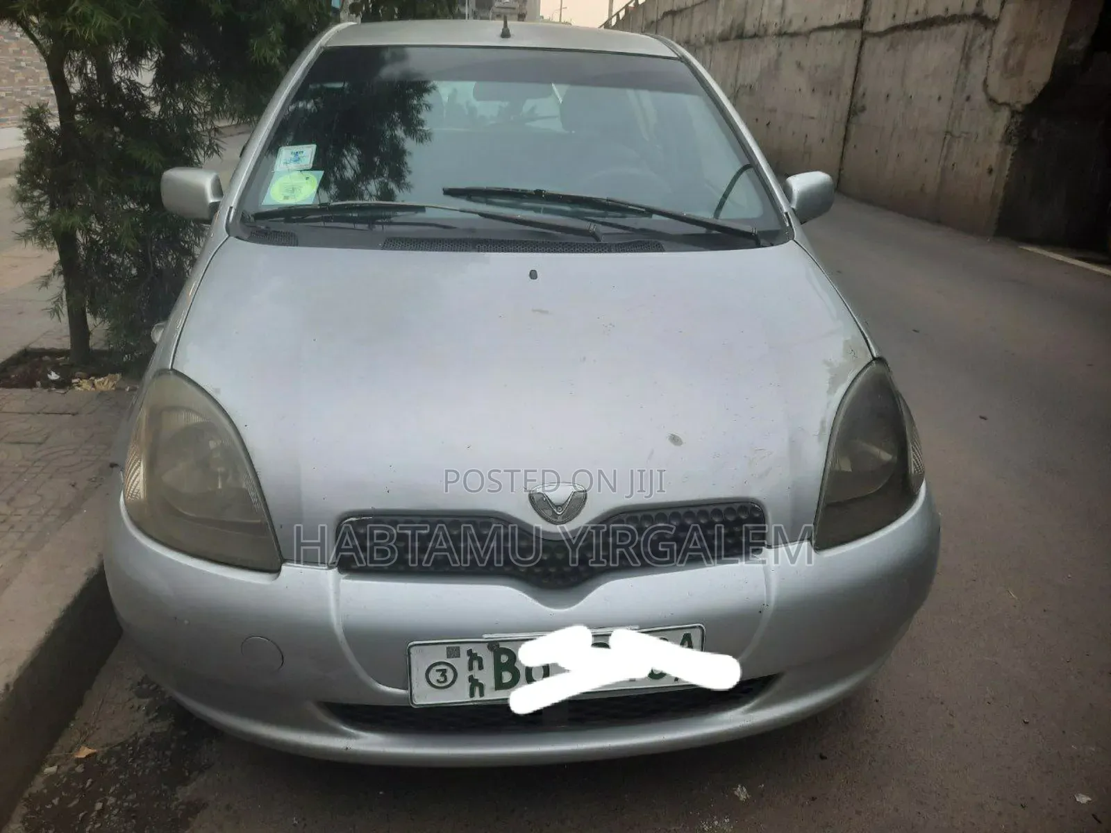 Toyota Vitz 2001 Silver