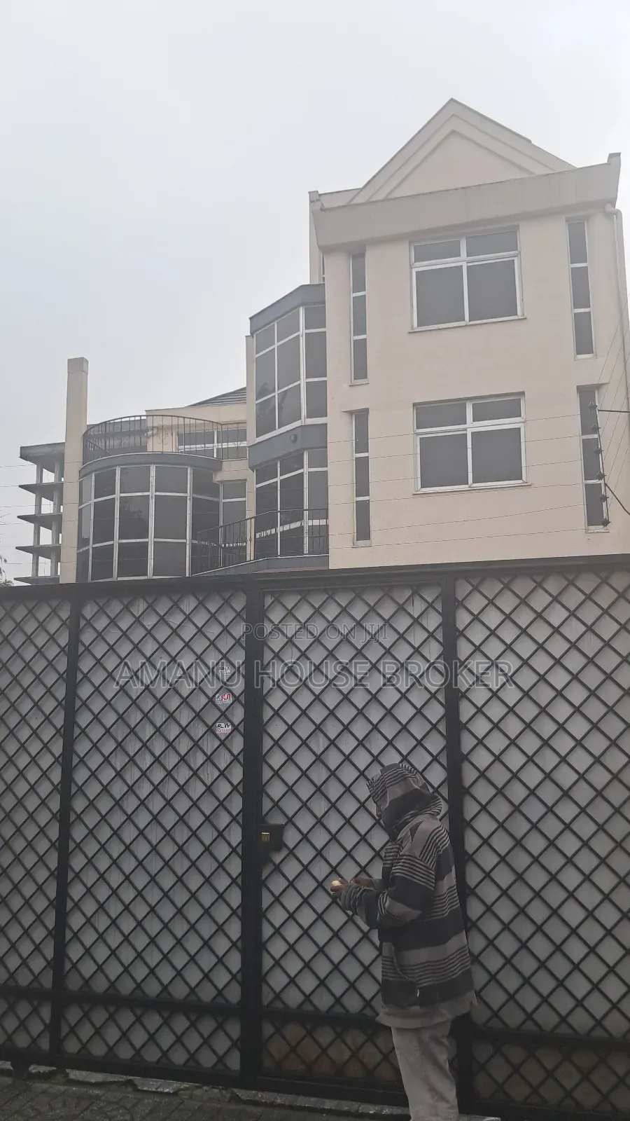 13bdrm House in Addis Abeba, Bole for rent