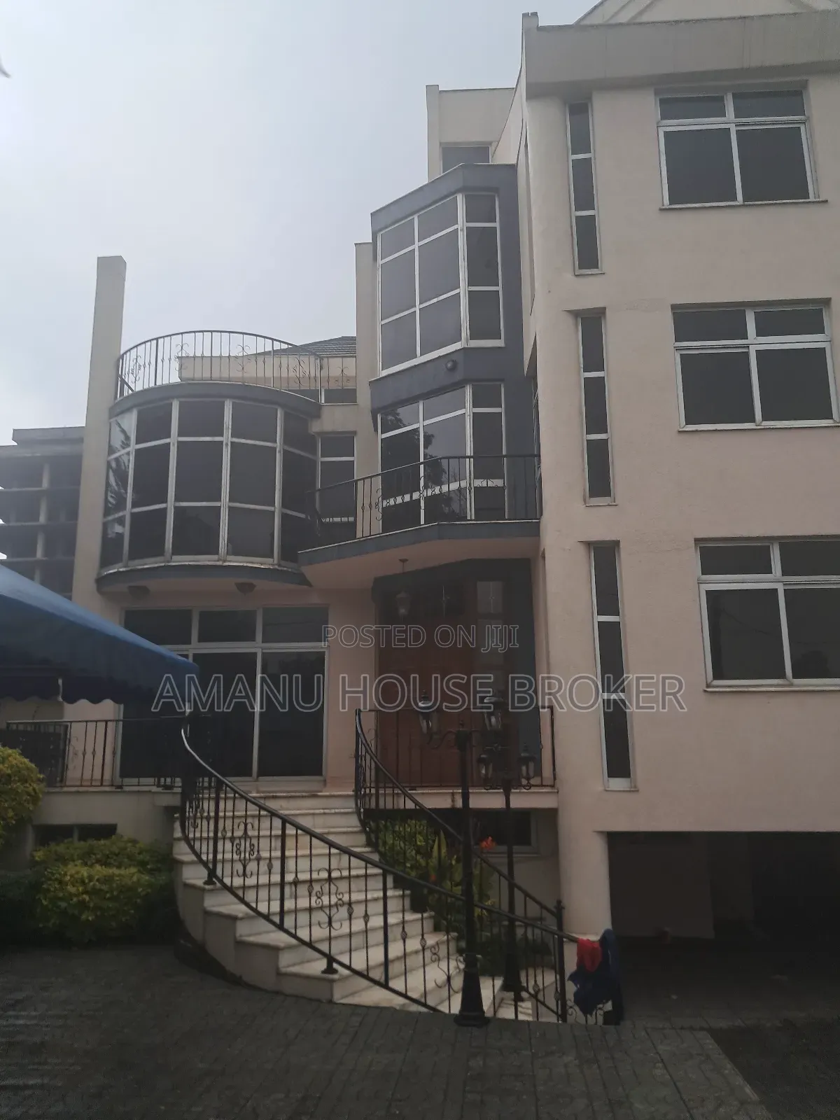 13bdrm House in Addis Abeba, Bole for rent
