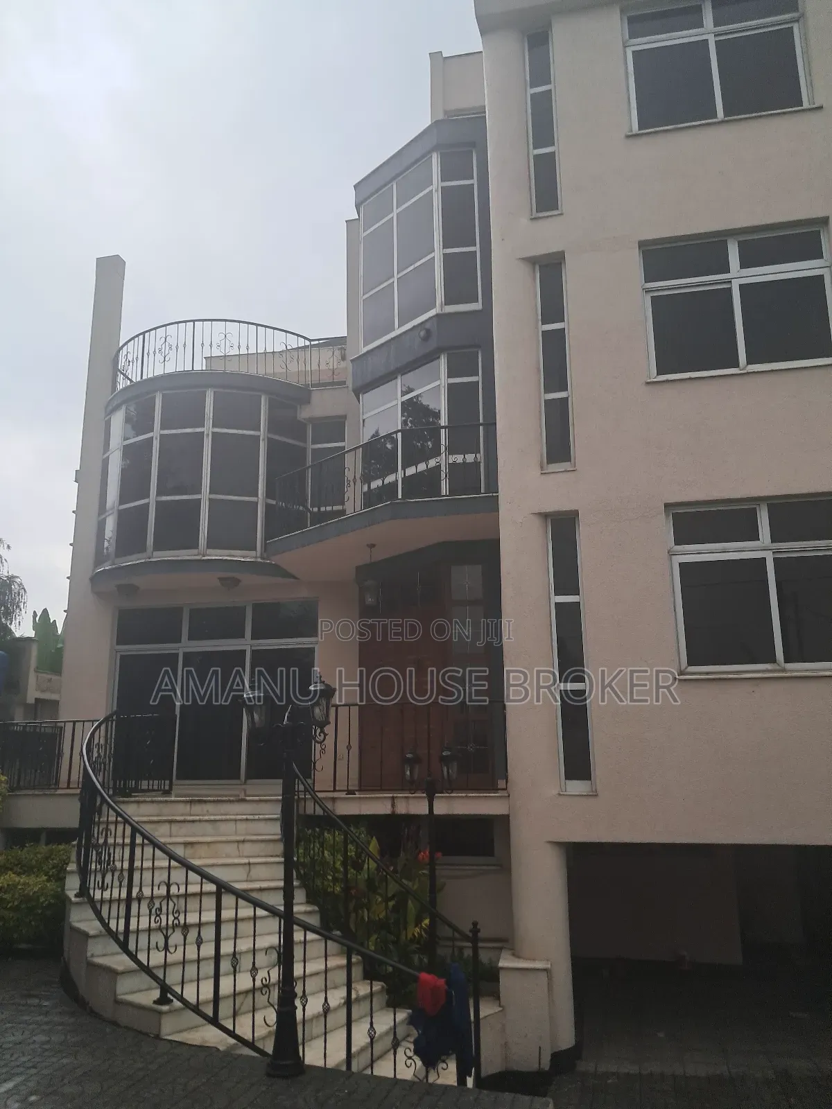 13bdrm House in Addis Abeba, Bole for rent