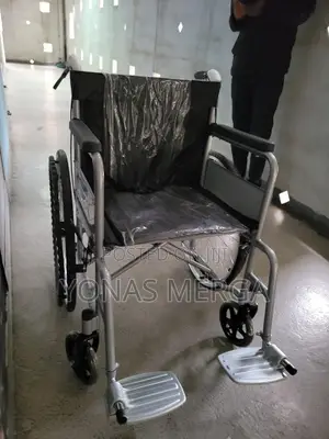 Household Folding Wheelchair/Easy and Enjoyable/Solid Tires