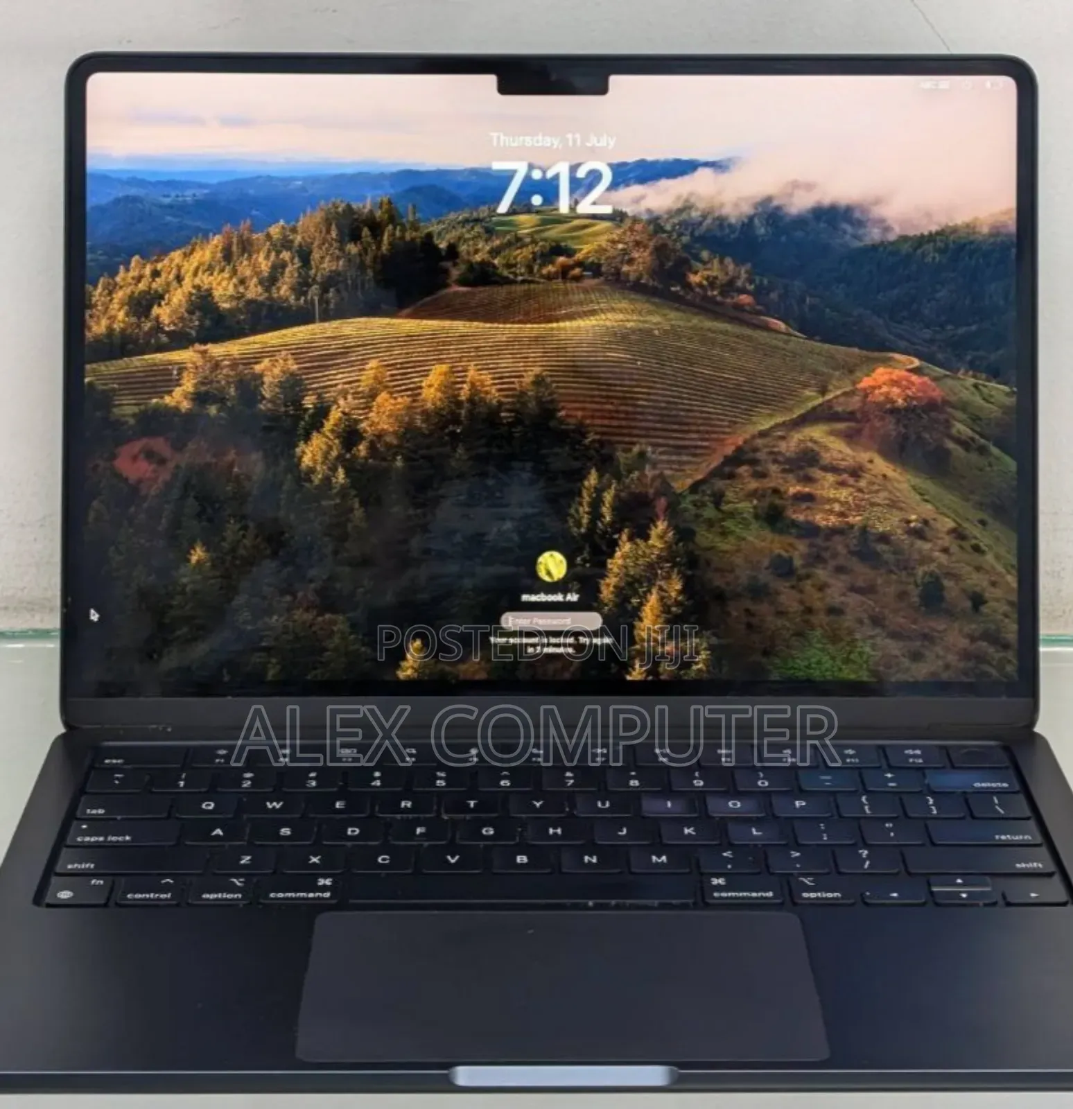 New Laptop Apple MacBook Air 2022 M2 8GB Apple M2 SSD 256GB