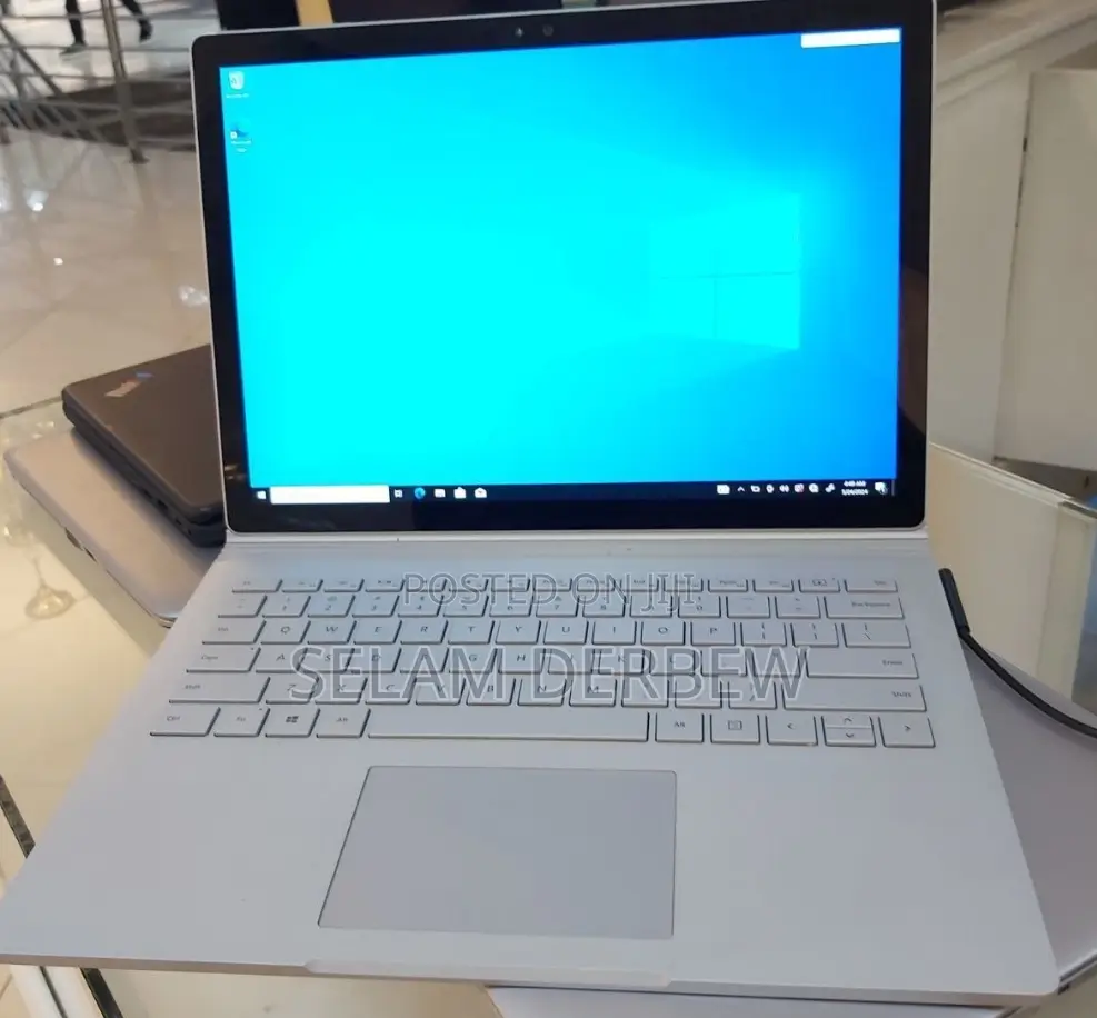 New Laptop Microsoft Surface Book 8GB Intel Core I5 SSD 256GB
