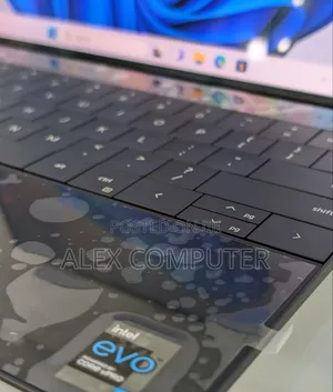 New Laptop Dell XPS 13 9320 32GB Intel Core I7 SSD 1T