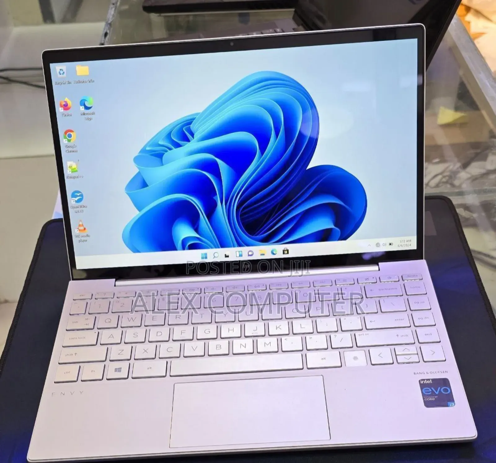 New Laptop HP Envy X360 8GB Intel Core I7 SSD 512GB