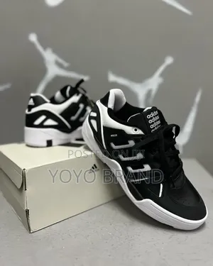 Photo - Adidas Down Town Fashion Sneker