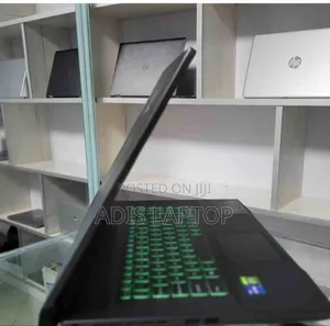 New Laptop MSI Crosshair 17 16GB Intel Core I7 SSD 512GB