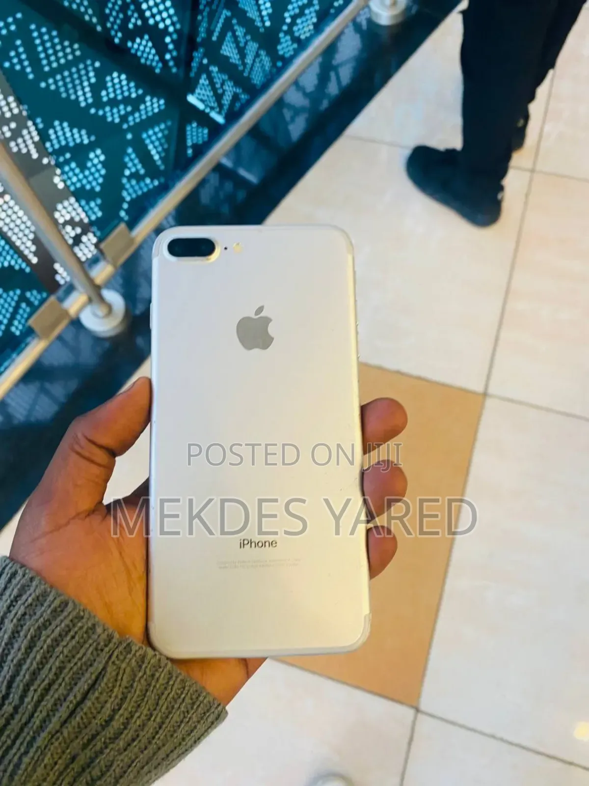 New Apple iPhone 7 Plus 32 GB White