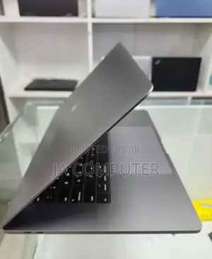 New Laptop Apple MacBook Pro 2019 32GB Intel Core I9 SSD 512GB