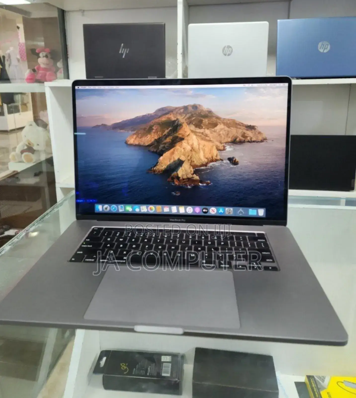 New Laptop Apple MacBook Pro 2019 32GB Intel Core I9 SSD 512GB