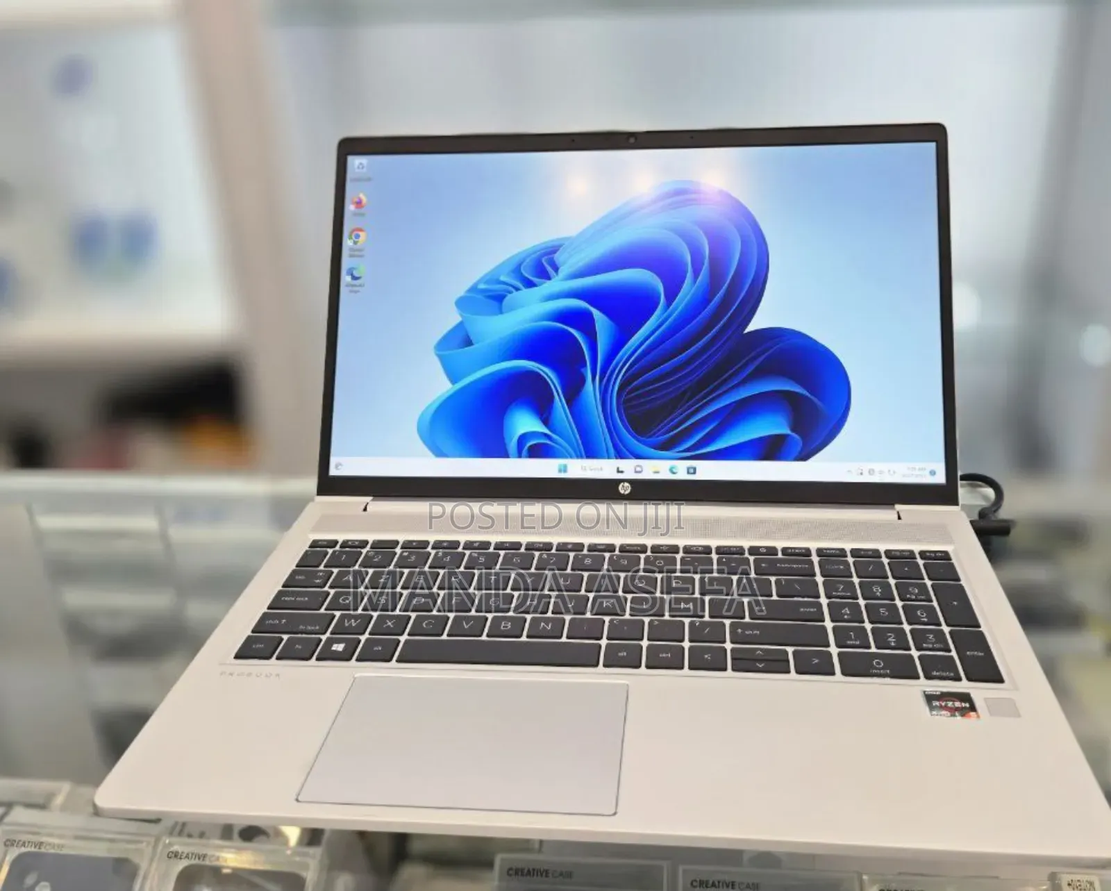 New Laptop HP 8GB AMD Ryzen 5 SSD 256GB