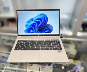 New Laptop HP 8GB AMD Ryzen 5 SSD 256GB