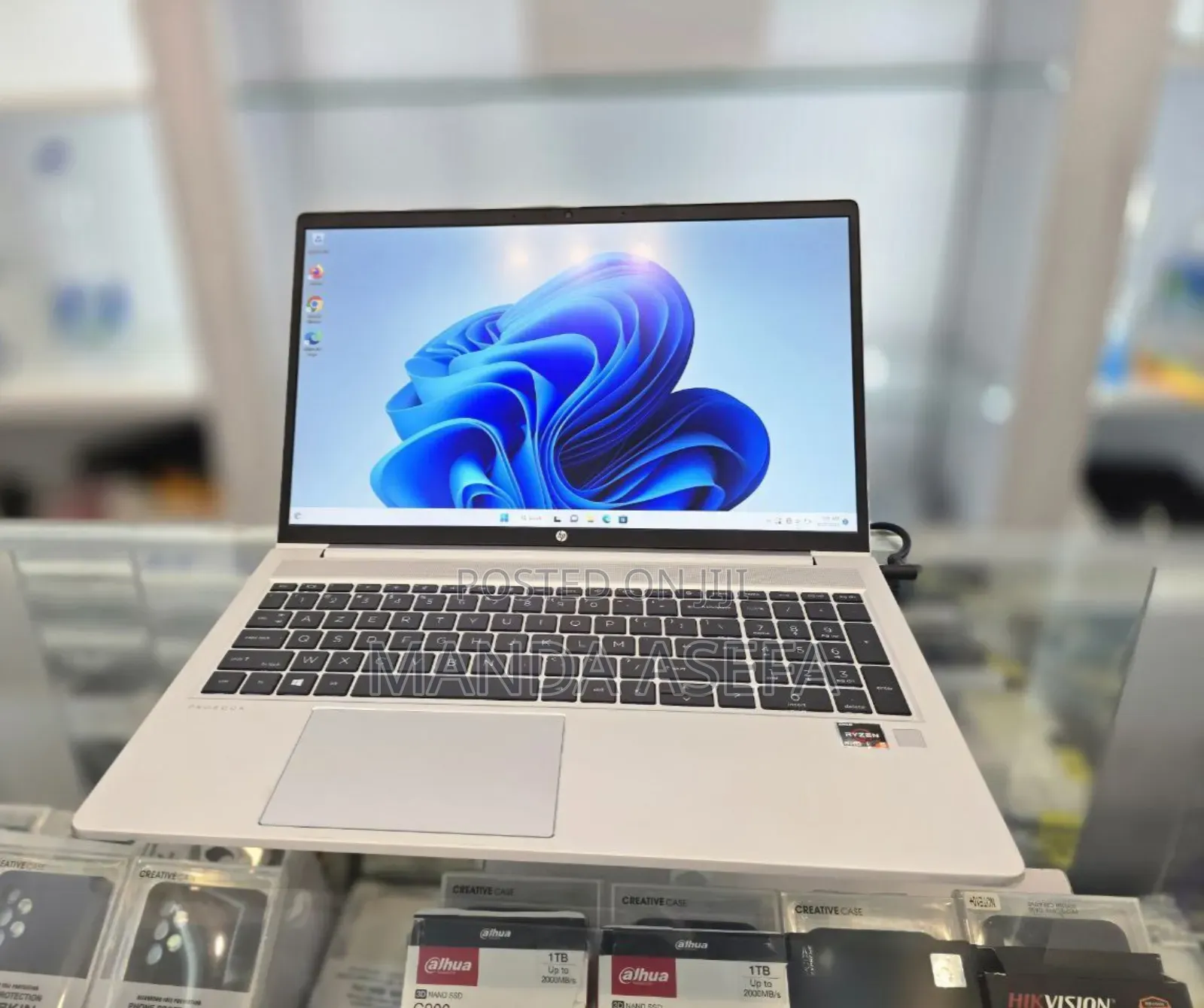 New Laptop HP 8GB AMD Ryzen 5 SSD 256GB