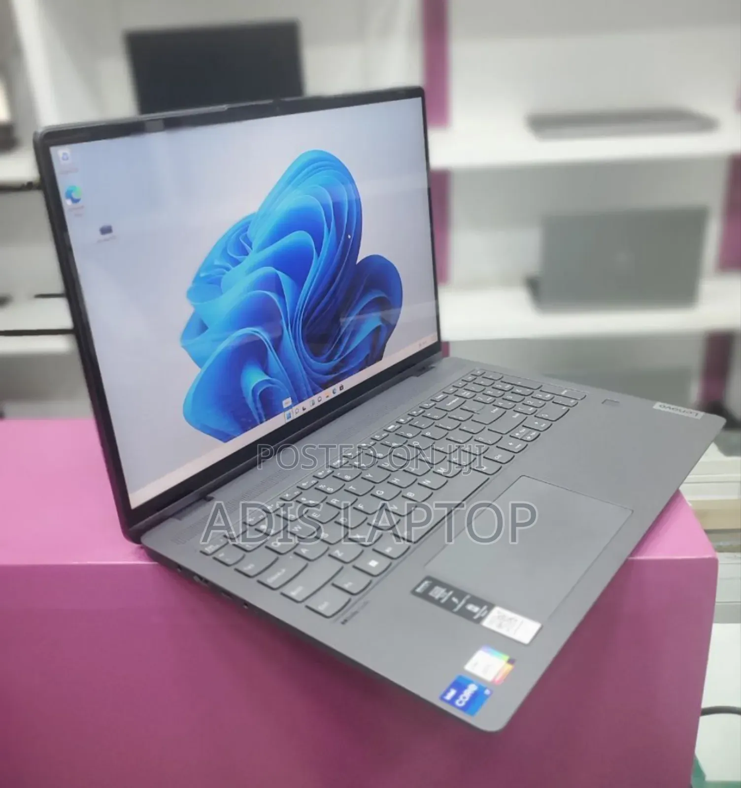 New Laptop Lenovo IdeaPad Yoga 13 16GB Intel Core I7 SSD 512GB