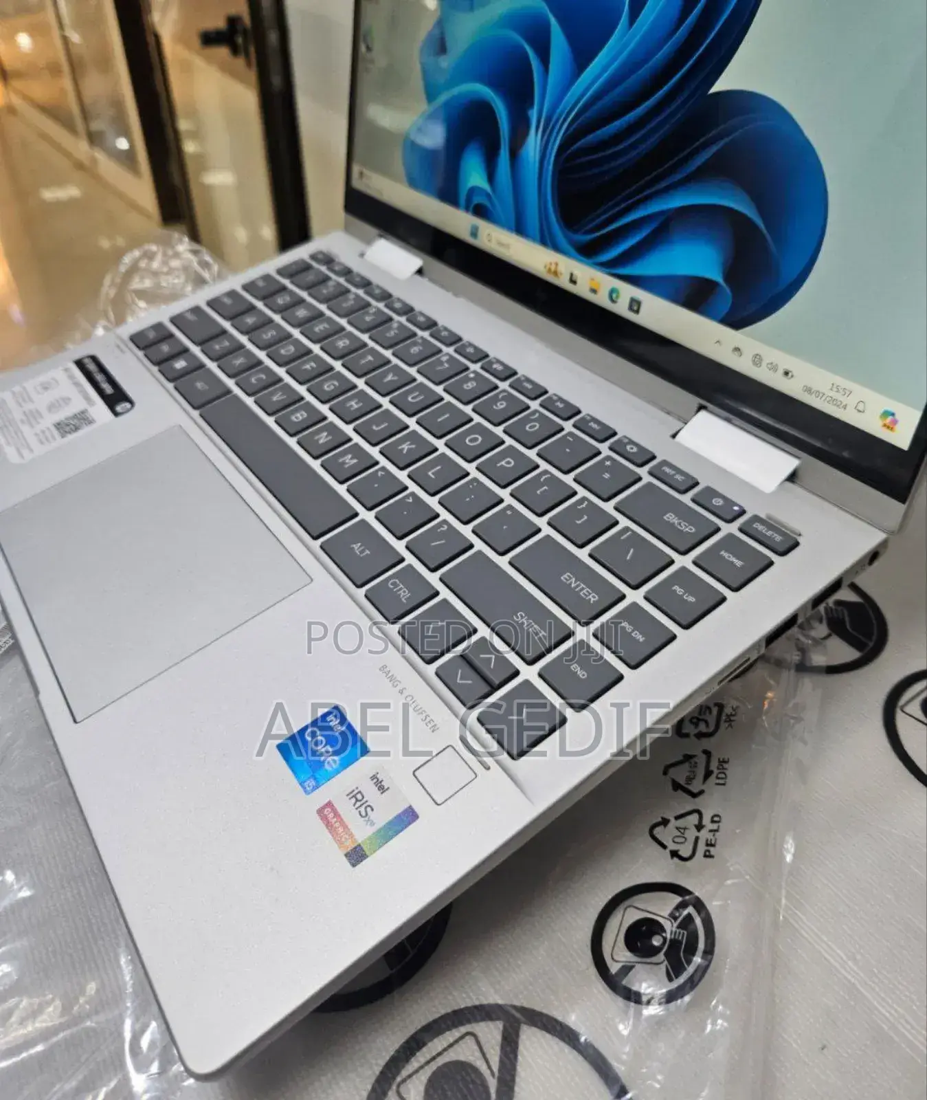 New Laptop HP Envy X360 8GB Intel Core I5 SSD 512GB