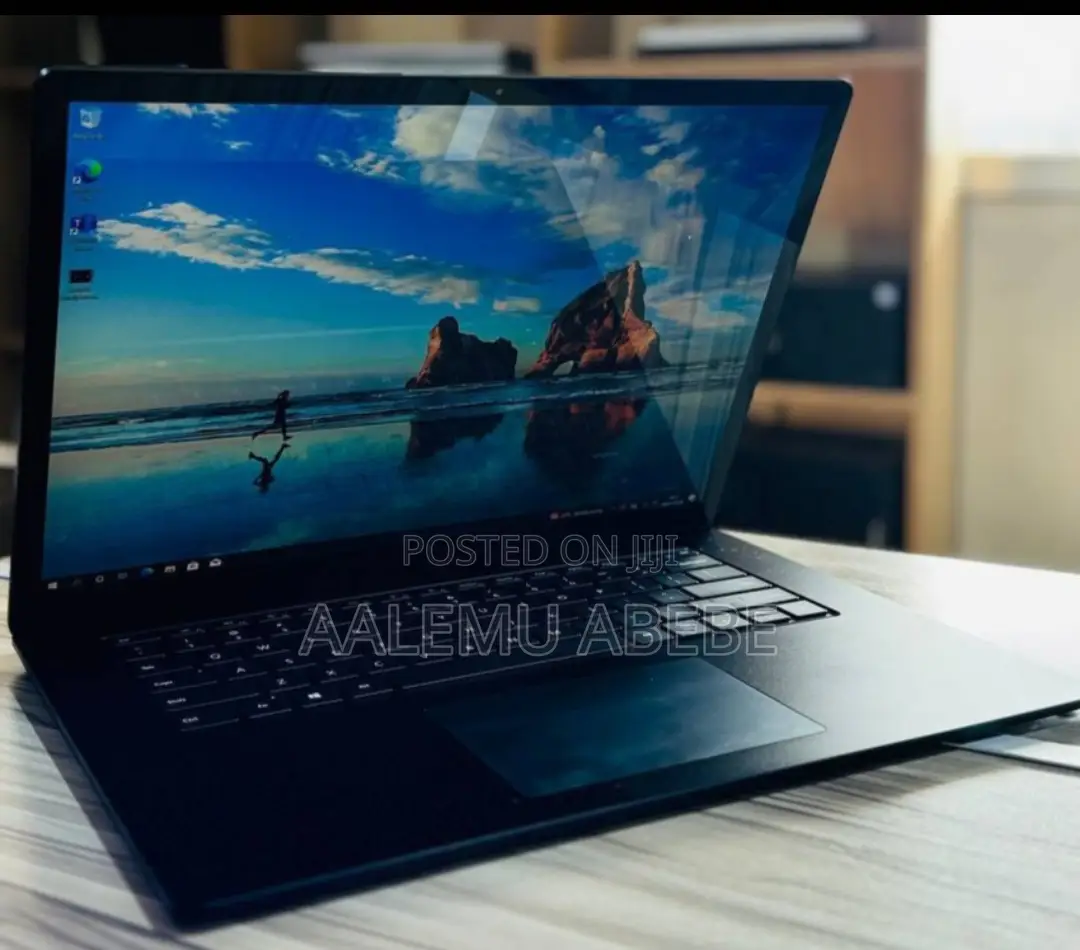 New Laptop Microsoft Surface 32GB Intel Core I7 SSD 1T