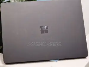 New Laptop Microsoft Surface 32GB Intel Core I7 SSD 1T