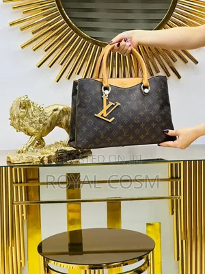 LOUIS VUITTON Large Hand Bags