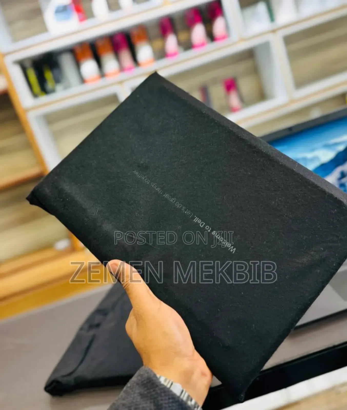 New Laptop Dell Latitude 5310 8GB Intel Core I7 HDD 1T