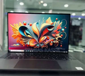 New Laptop Dell Precision 15 7550 32GB Intel Core I7 SSD 512GB