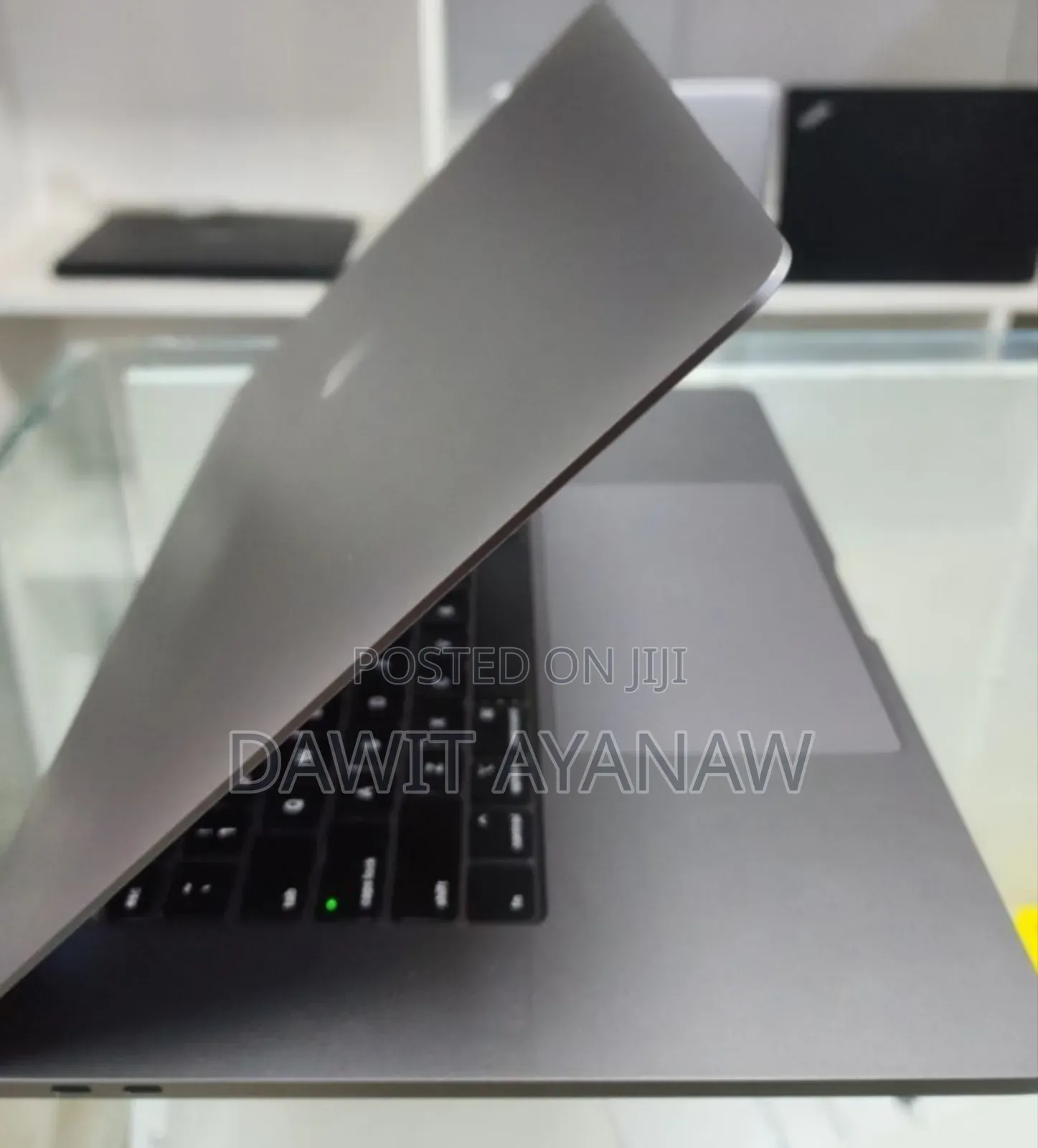 New Laptop Apple MacBook Pro 2019 32GB Intel Core I9 SSD 512GB