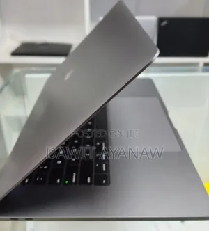 New Laptop Apple MacBook Pro 2019 32GB Intel Core I9 SSD 512GB