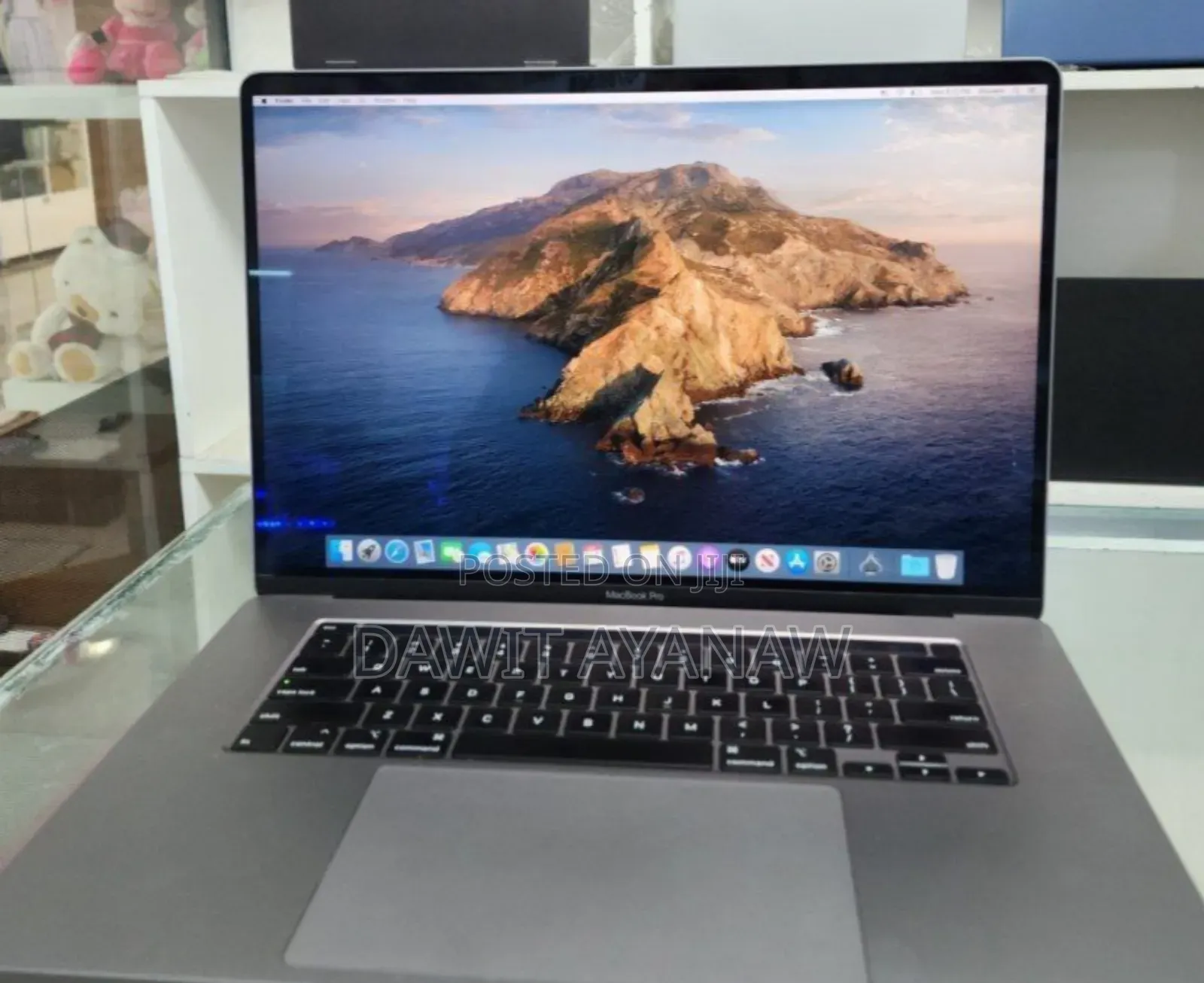 New Laptop Apple MacBook Pro 2019 32GB Intel Core I9 SSD 512GB