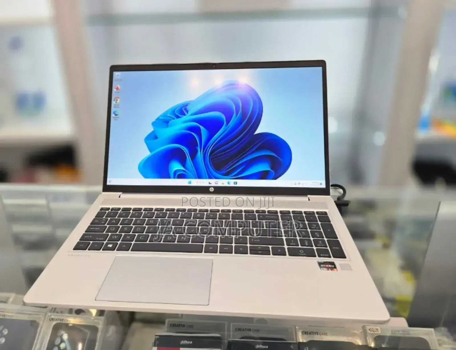 New Laptop HP ProBook 440 8GB AMD Ryzen 5 SSD 256GB