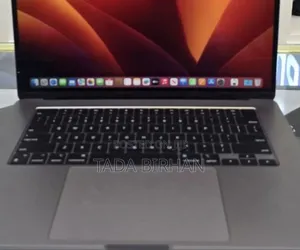 New Laptop Apple MacBook Air 2022 M2 8GB Apple M2 SSD 256GB
