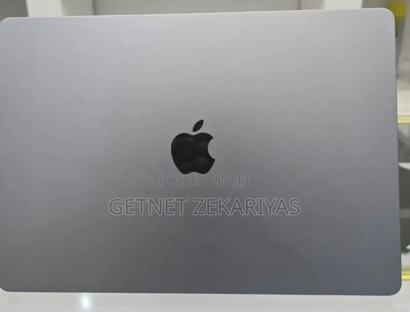 New Laptop Apple MacBook Air 2022 M2 8GB Apple M2 SSD 256GB