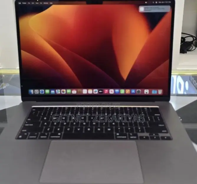 New Laptop Apple MacBook Air 2022 M2 8GB Apple M2 SSD 256GB