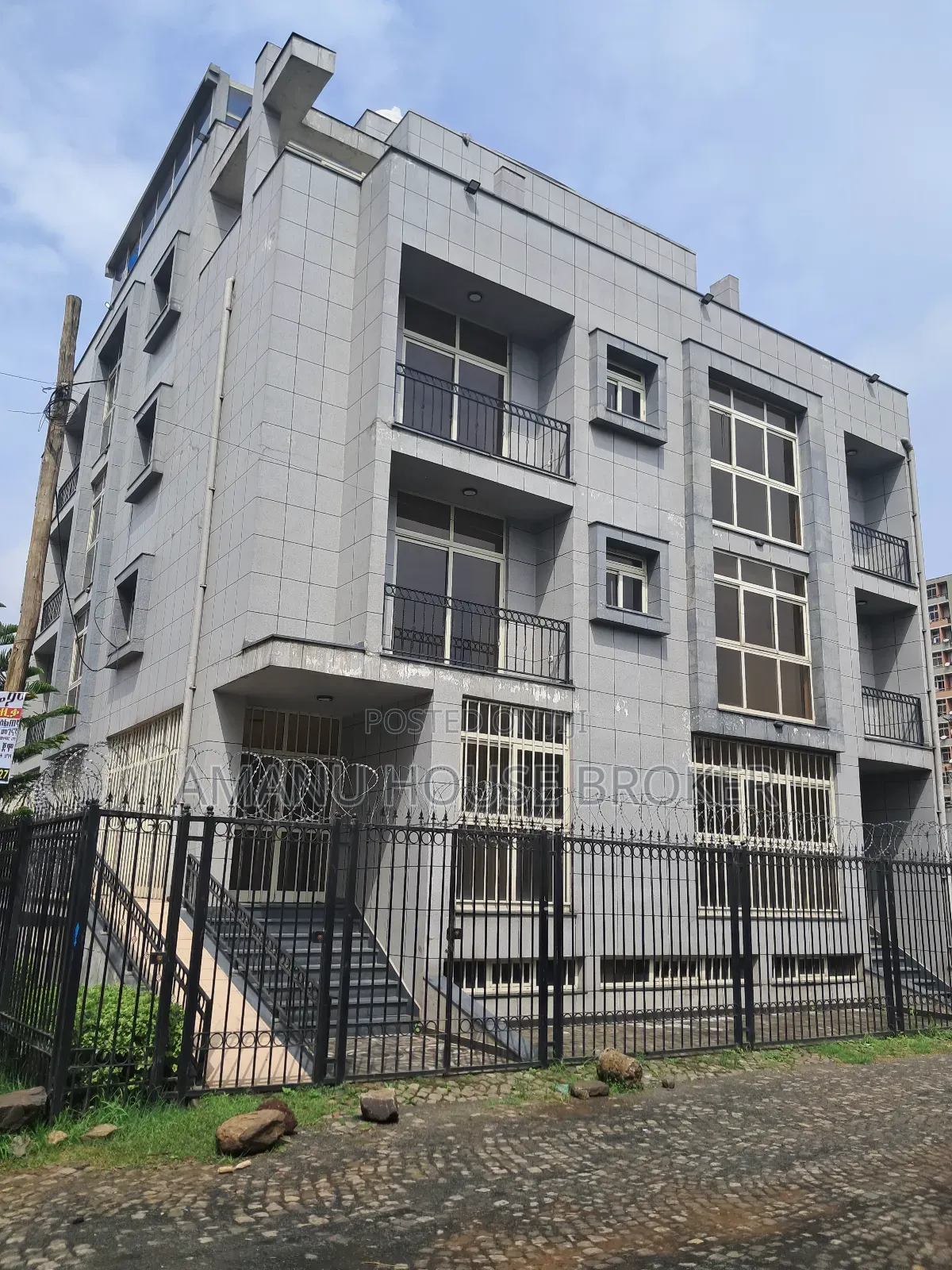 Urgent Rent G+3 With Basement for Office and Residence