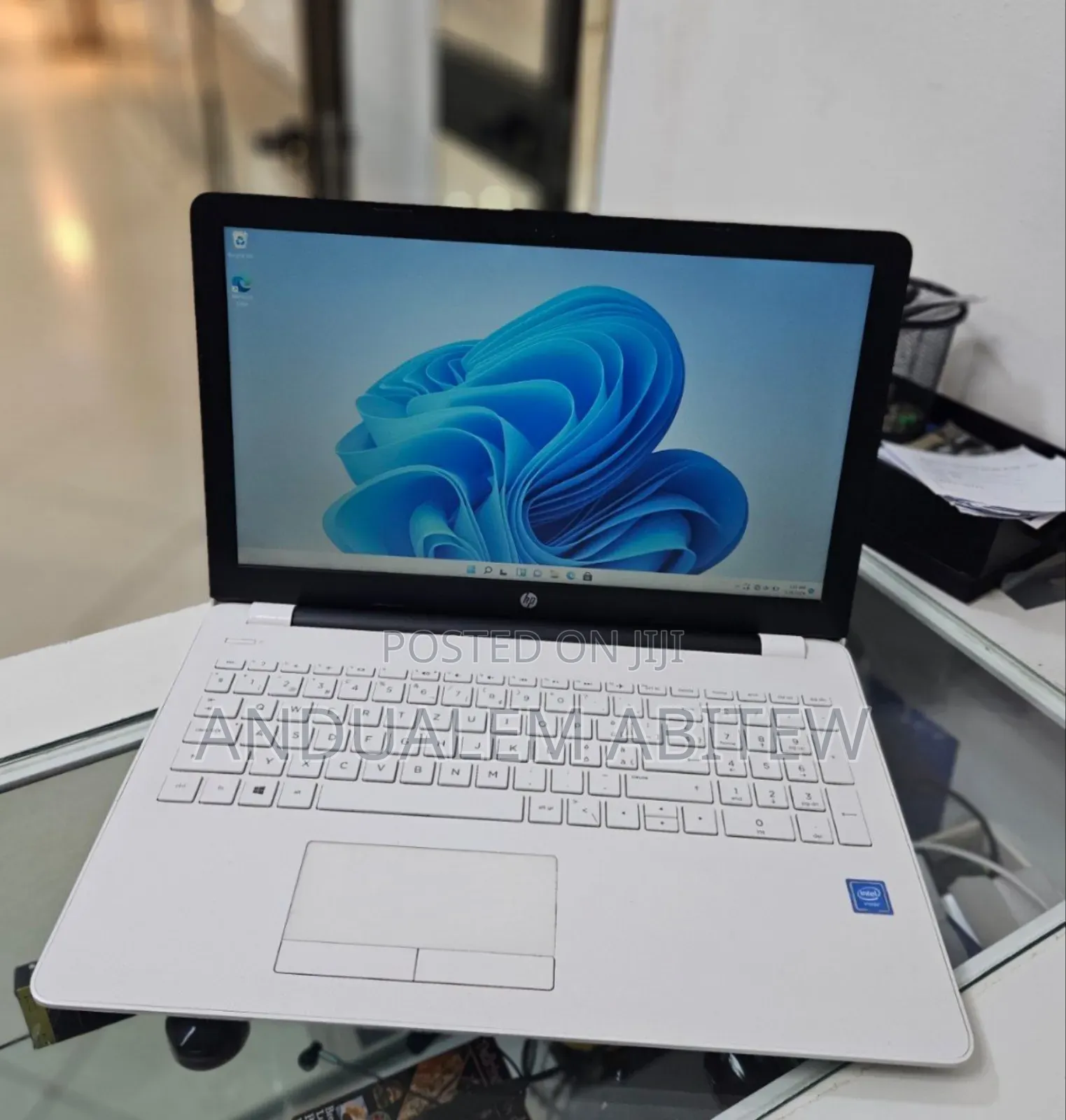 New Laptop HP Stream Notebook 4GB Intel Pentium HDD 1T