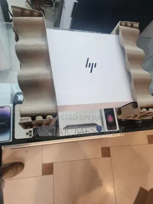 New Laptop HP Spectre 16GB Intel Core I7 SSD 1T