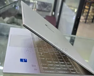 New Laptop HP Pavilion 15 8GB Intel Core I5 SSD 512GB