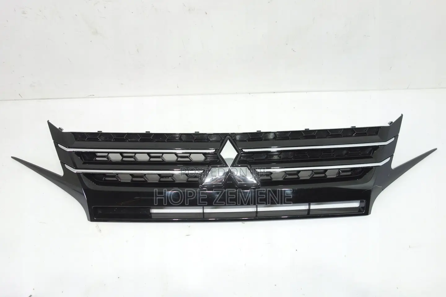 Mitsibushi Attrage Radiator Grill