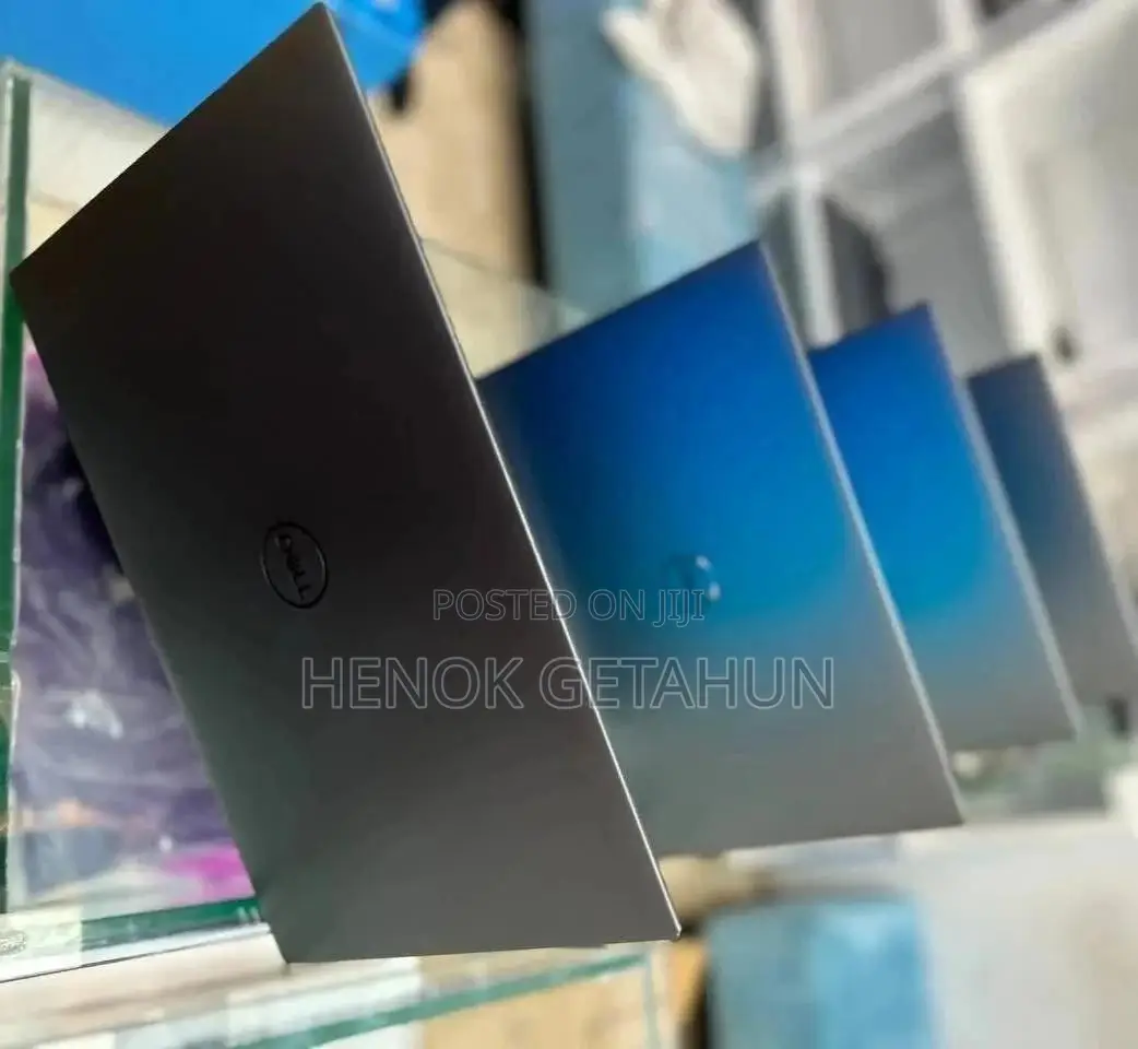 New Laptop Dell XPS 15 32GB Intel Core i7 SSD 512GB