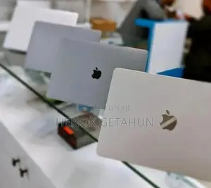 Photo - New Laptop Apple MacBook Pro 2019 16GB Apple M2 SSD 256GB