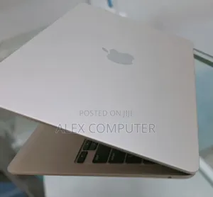 Photo - New Laptop Apple MacBook Air 2024 M3 13-Inch 8GB Apple M3 SSD 256GB