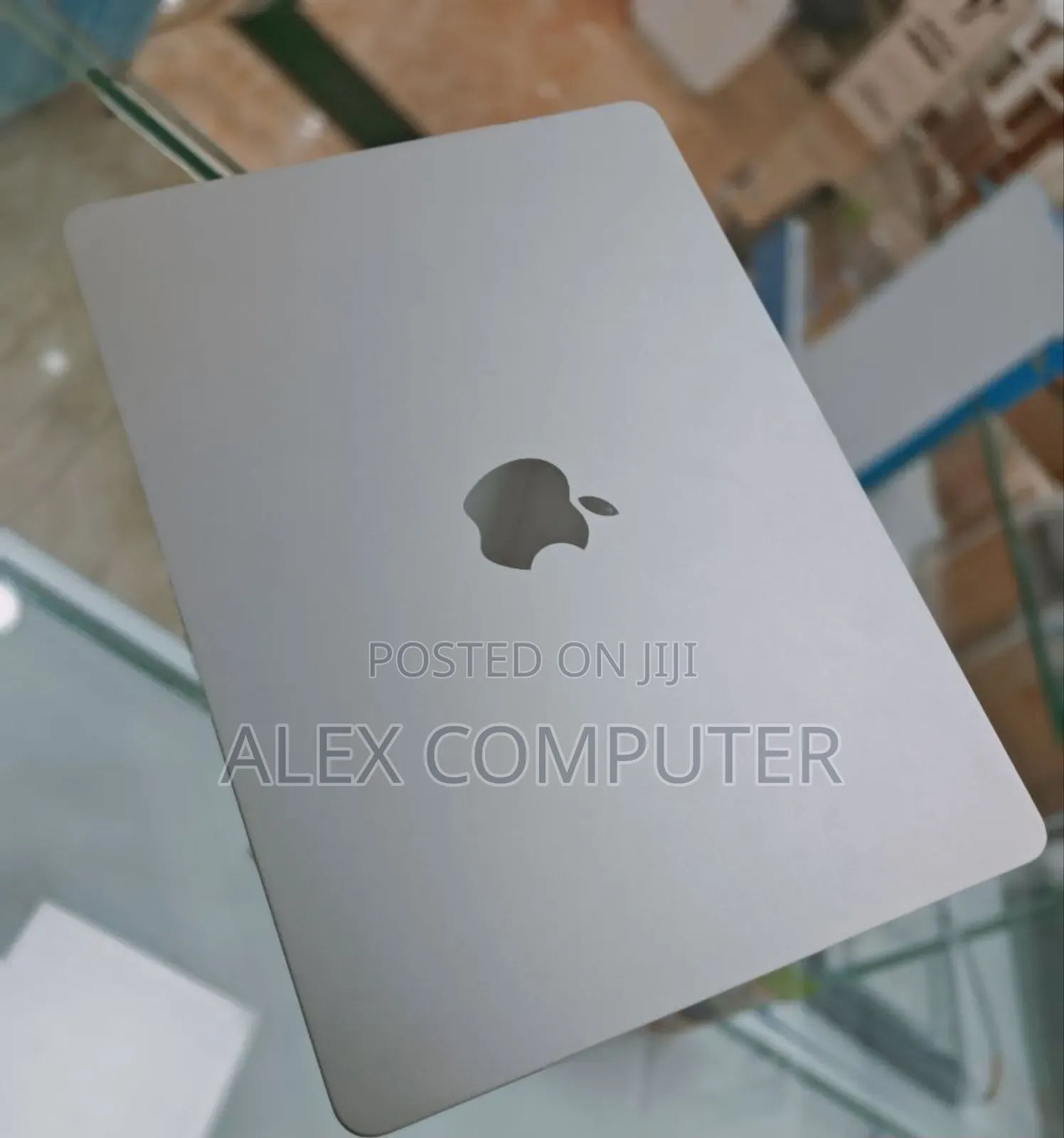 New Laptop Apple MacBook Air 2024 M3 13-Inch 8GB Apple M3 SSD 256GB