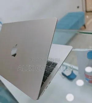 New Laptop Apple MacBook Air 2024 M3 13-Inch 8GB Apple M3 SSD 256GB