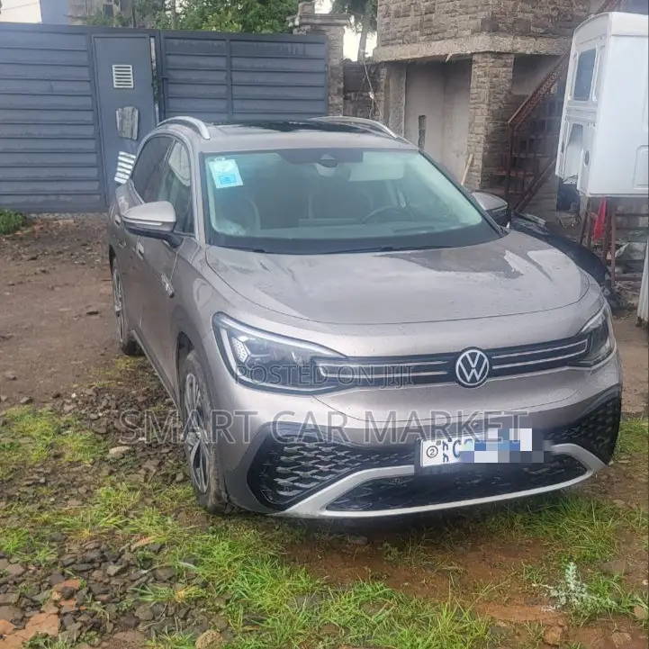 Volkswagen ID.6 2022 Gold