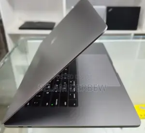 New Laptop Apple MacBook Pro 2019 32GB Intel Core I9 SSD 512GB